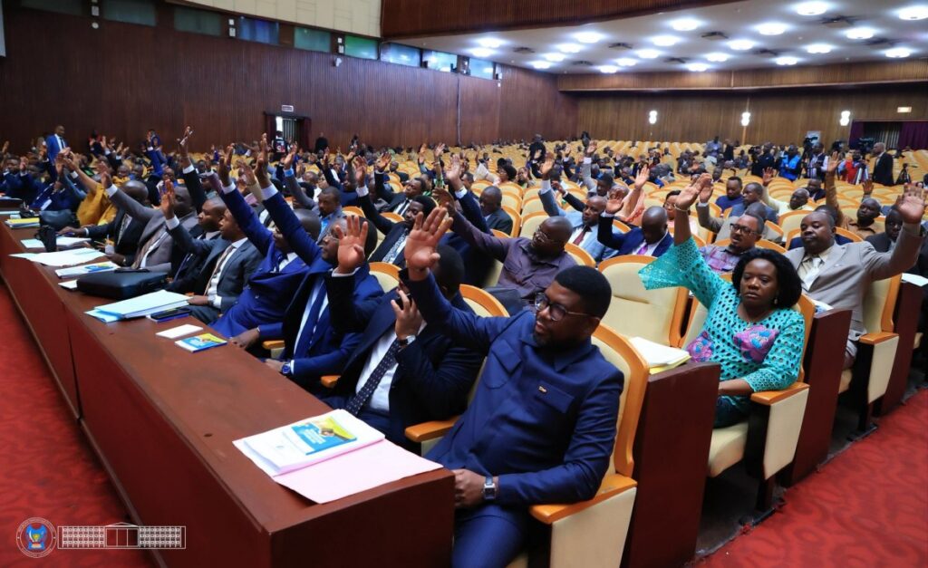 Référendum en RDC : les députés adoptent la loi, le Sénat appelé à trancher