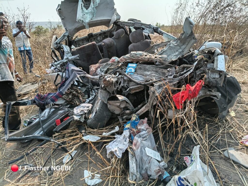 Kwango : sept morts dans une collision entre un bus et une voiture sur la RN1